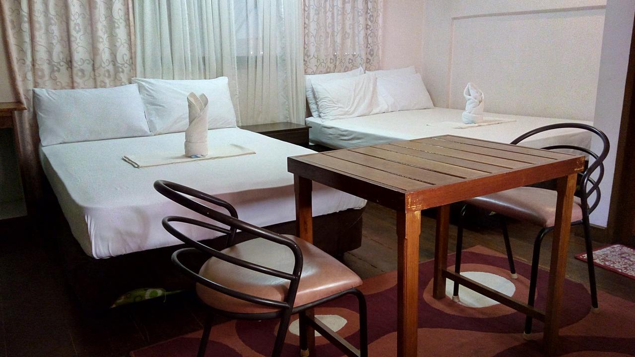 Peria Seafront Pensione Roxas  Exterior photo