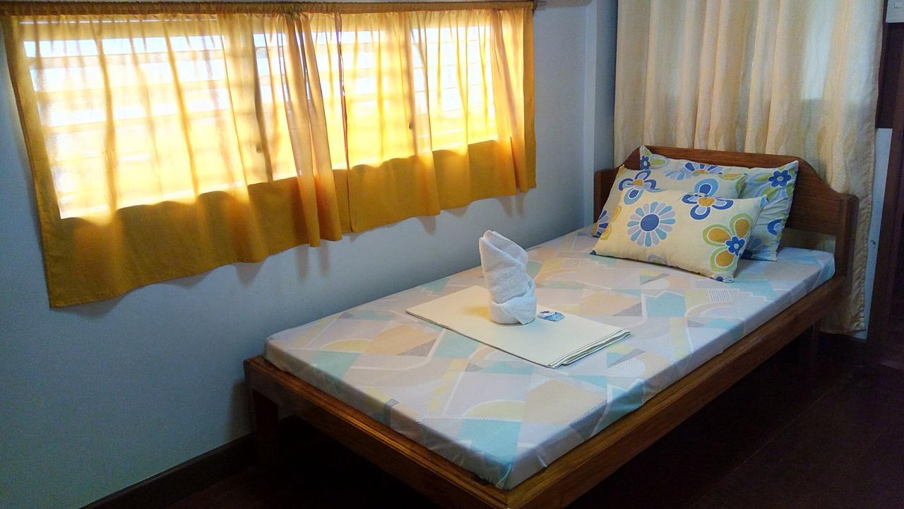 Peria Seafront Pensione Roxas  Exterior photo